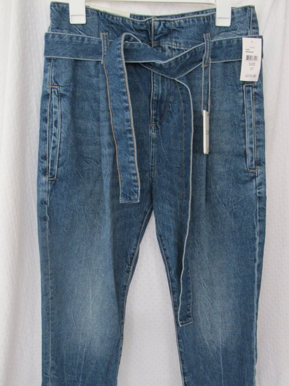 NWT - DL1961 Susie Paper-Bag High Rise Tapered Jeans - 27
